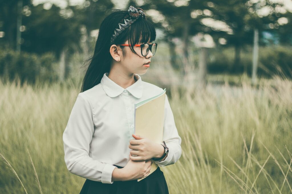 ママおすすめの子ども英語学習配信はどれが効果的？