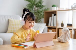 英語を使った話しかけ育児の効果とは？