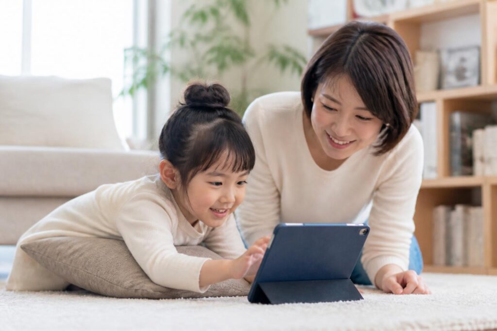 家事を英語で学ぶ子ども向けの動画はどこで見つけられる？